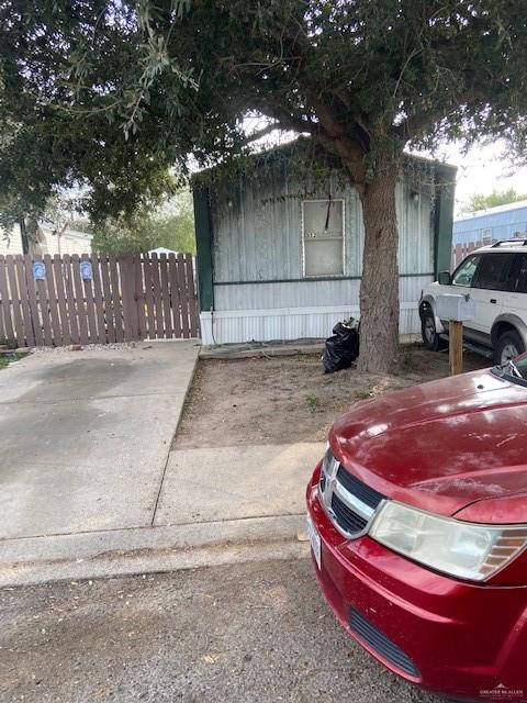 305 E Salazar Drive — photo