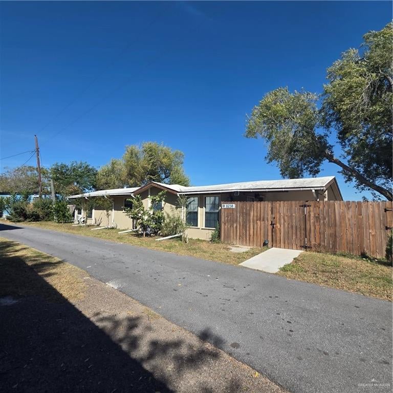 8238 Lago Vista Drive — photo