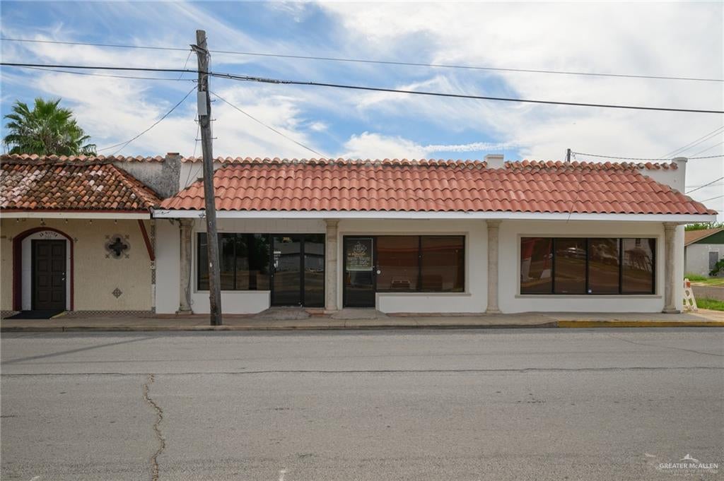 267 W Robertson Street — photo