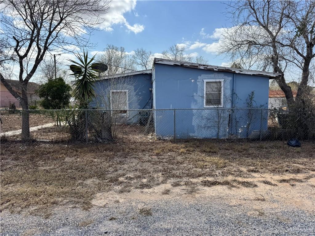 24121 FM 1017 — photo