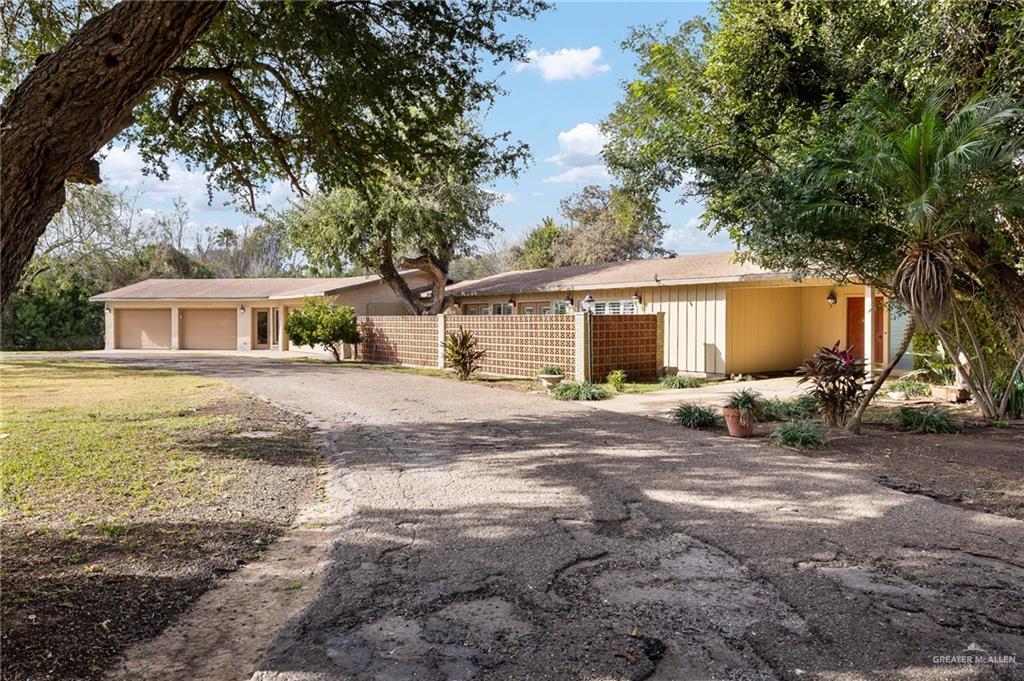 4015 Hobbs Drive — photo
