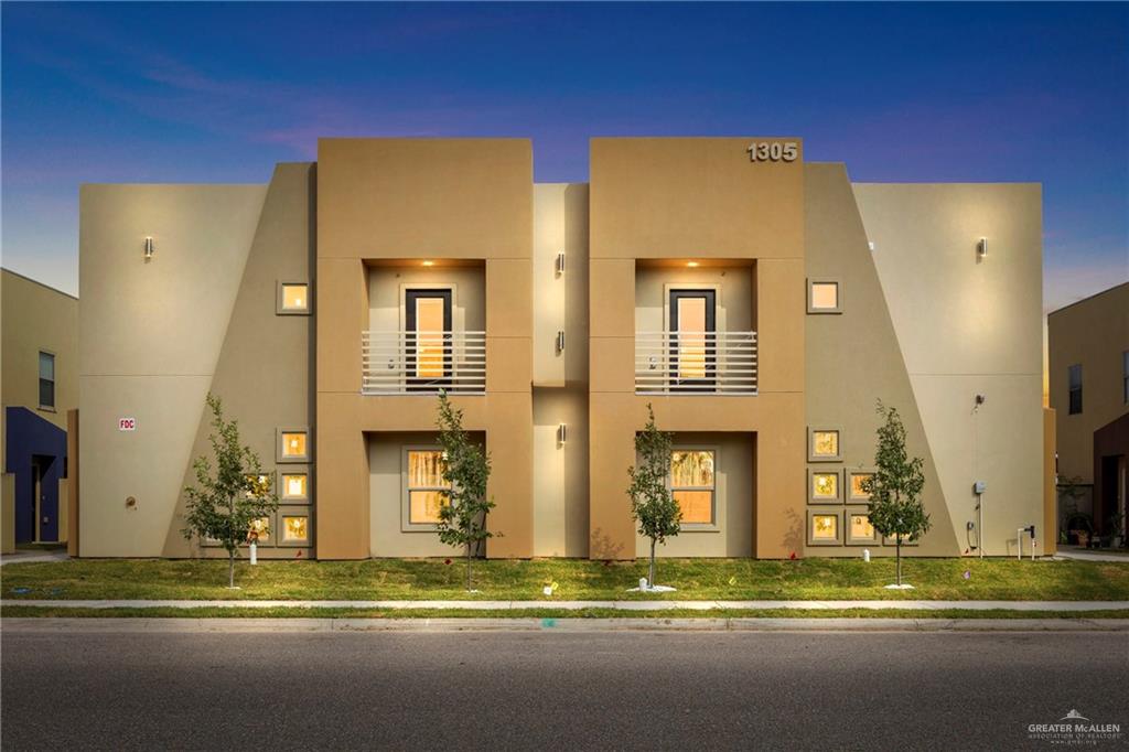 1305 E Daffodil Avenue C — photo