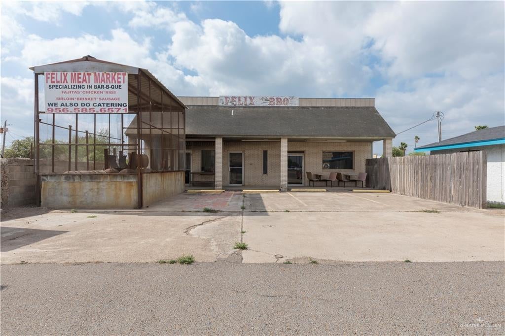 121 W Expressway 83 — photo