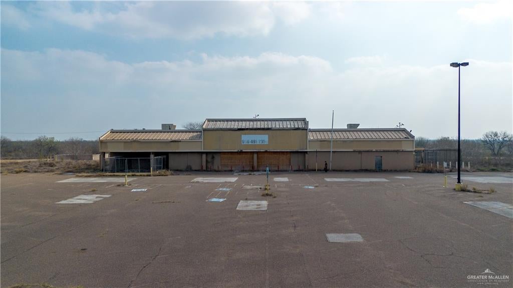 2535 S US Highway 281 — photo