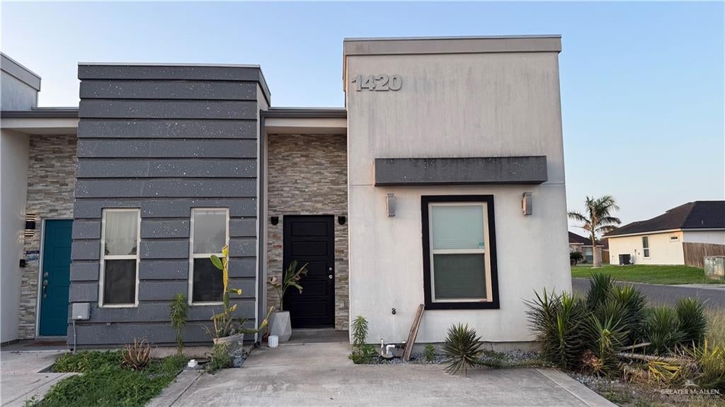 1420 New Orleans Circle — photo
