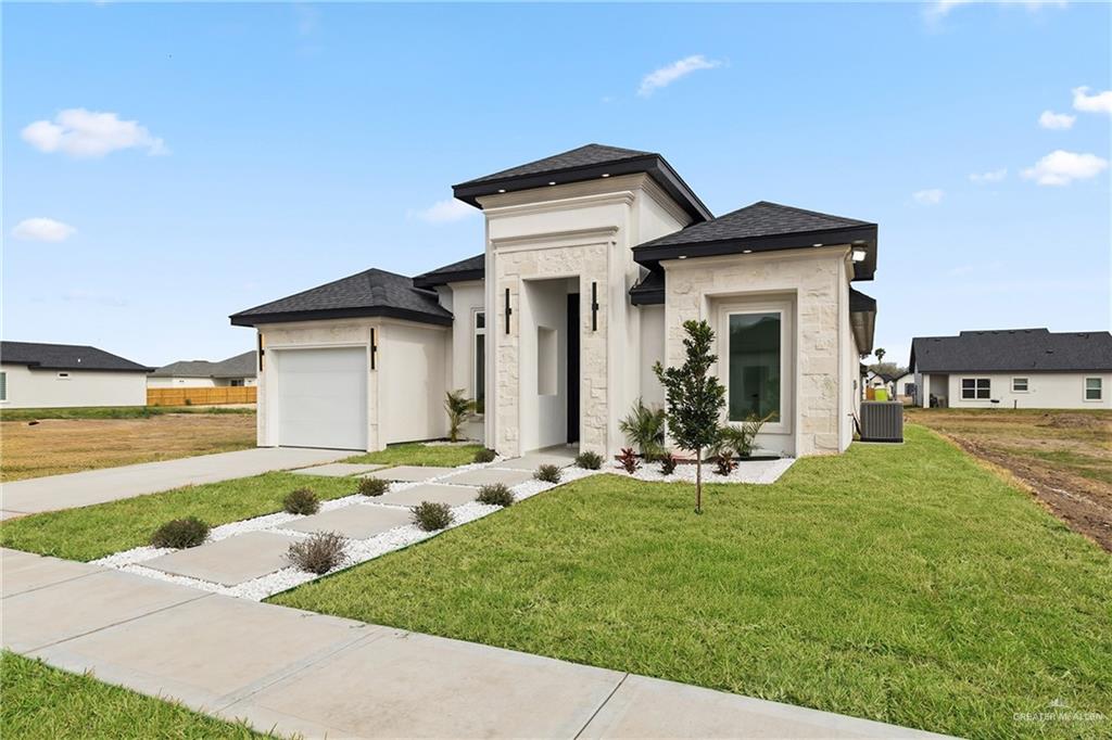 1221 E Acacia Drive — photo