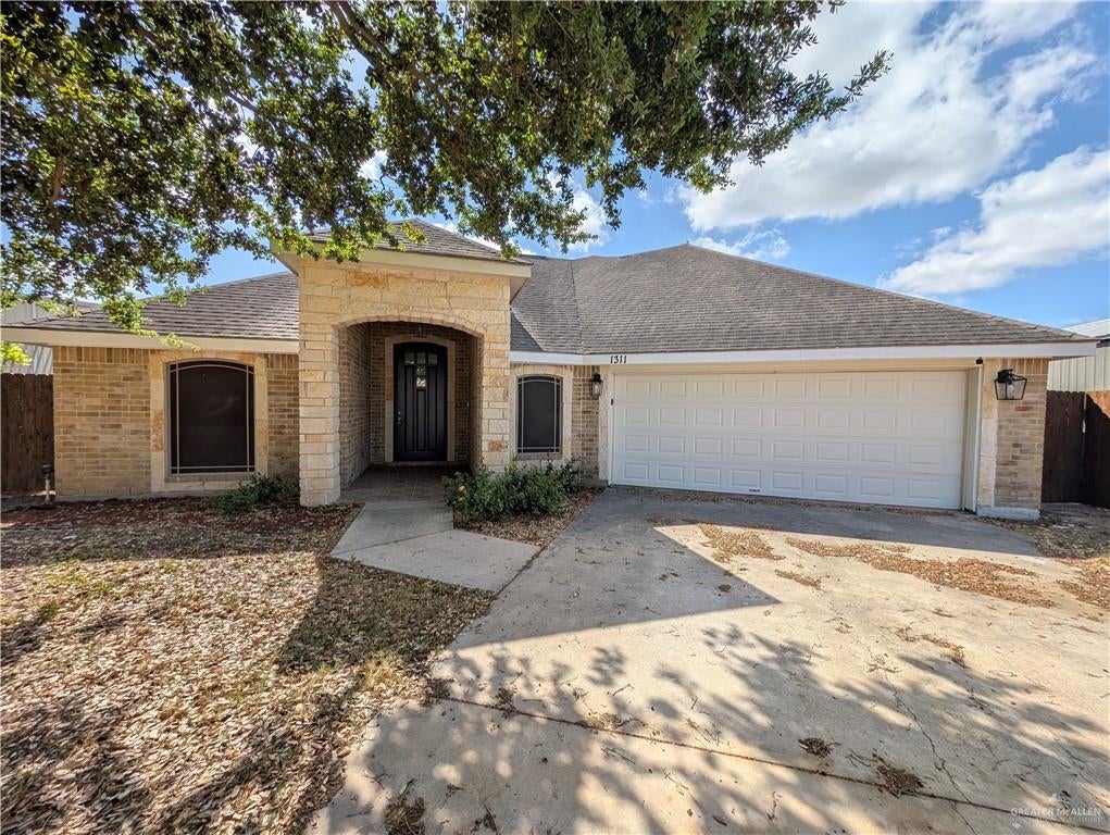 1311 Anahi Street — photo
