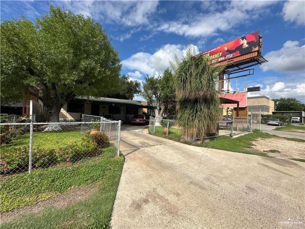804 E Frontage Road E — photo