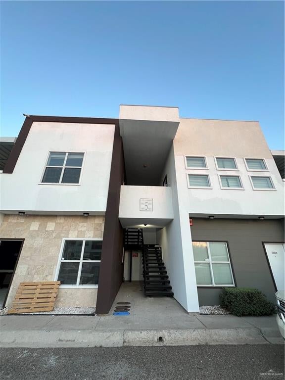 4217 Colbath Avenue 250B — photo
