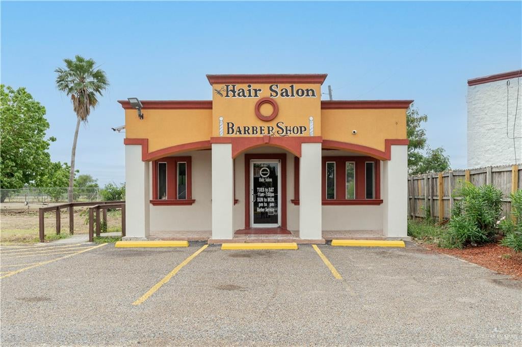 1439 FM 495 — photo