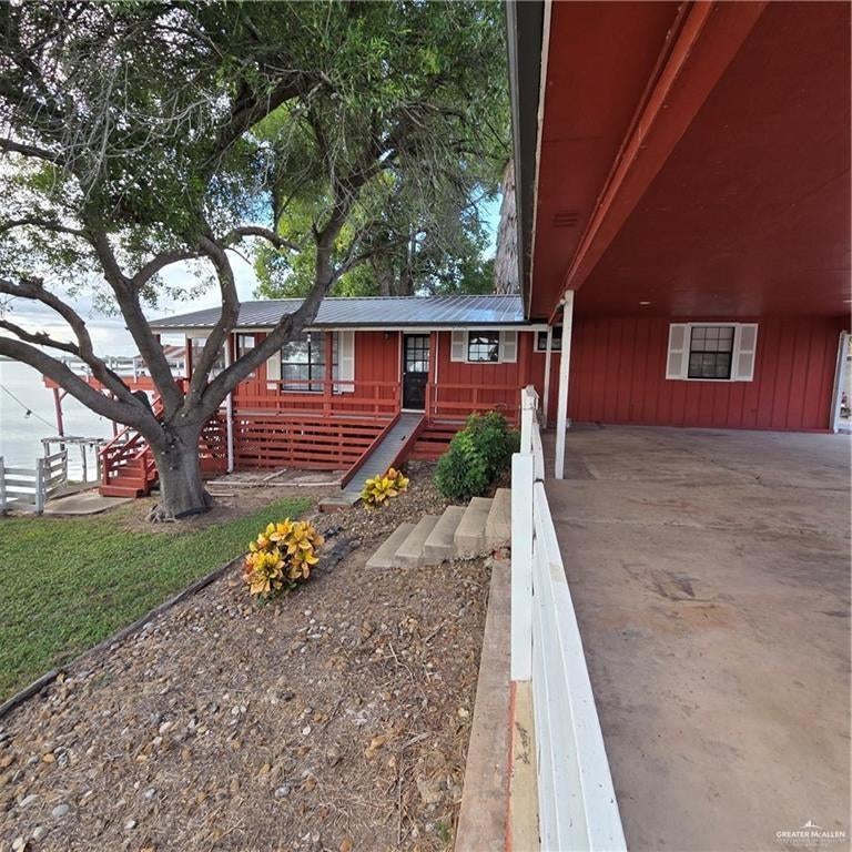 8442 Lago Vista Drive — photo