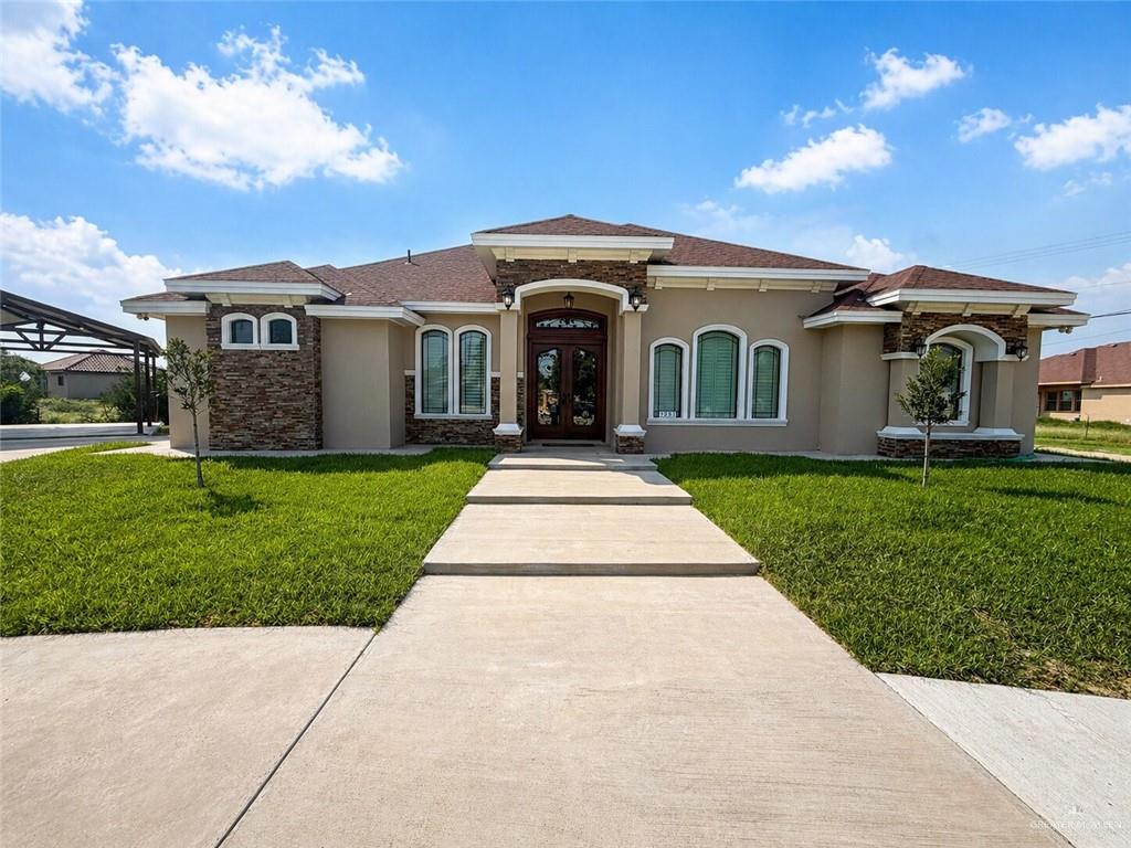 1621 E Agualeguas Street — photo