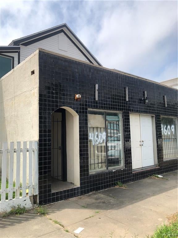 4609 Broadway Street — photo