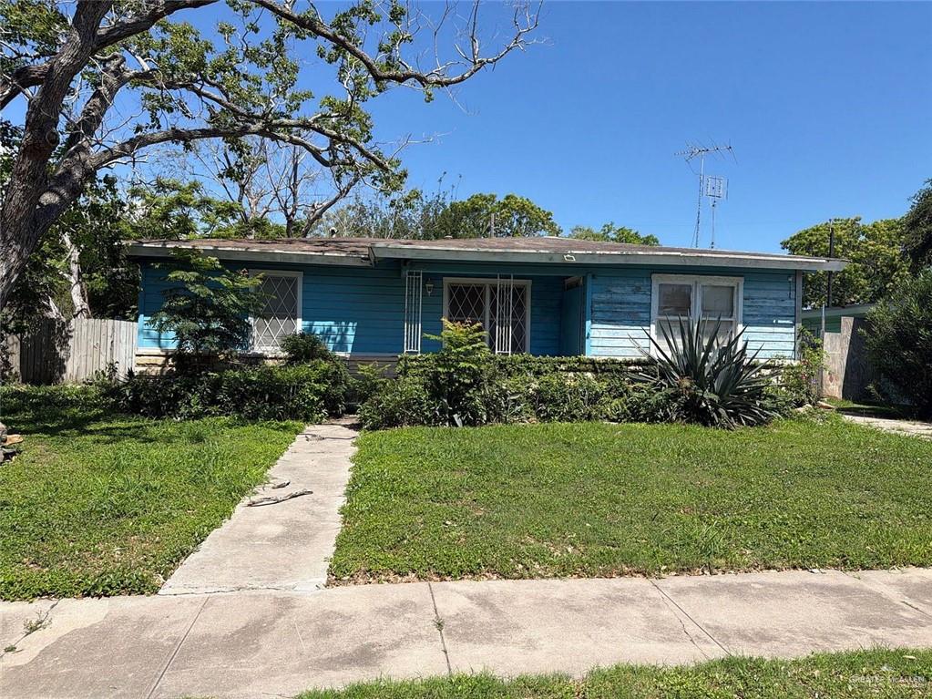 430 Canterbury Drive — photo