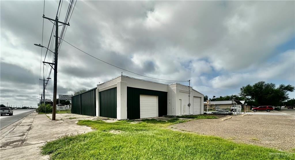 611 E US Highway Business 83 — photo