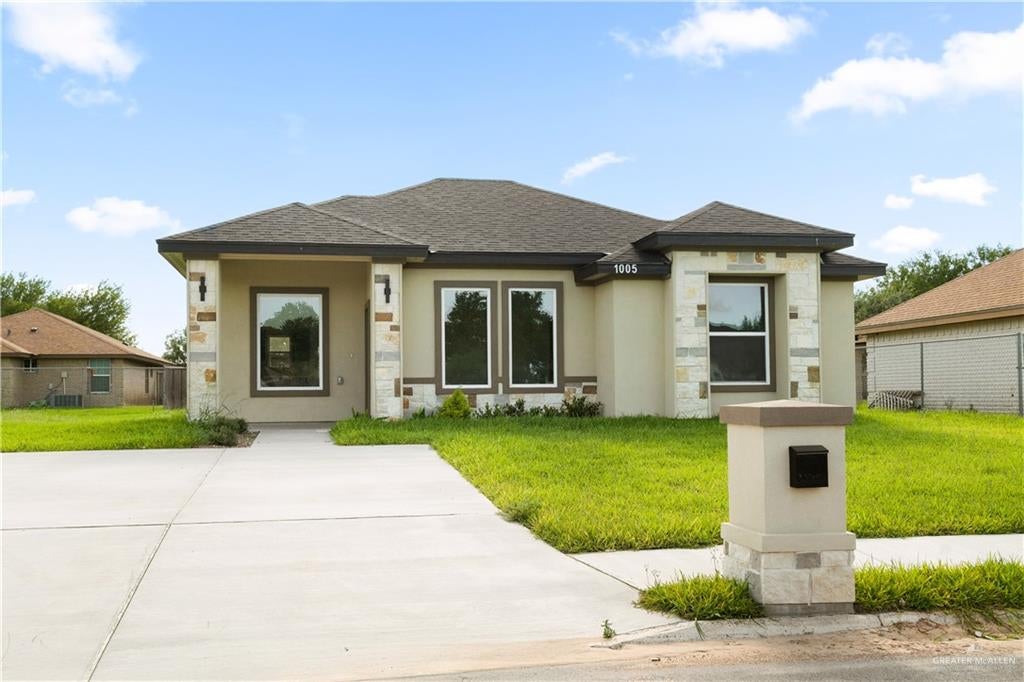1005 Emerald Drive — photo