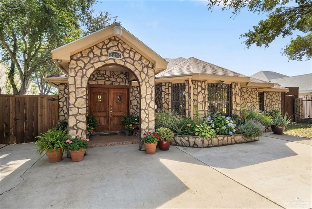 2306 Flores Drive — photo