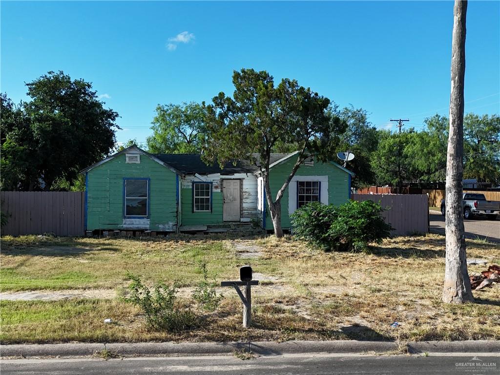 523 E Champion Street — photo
