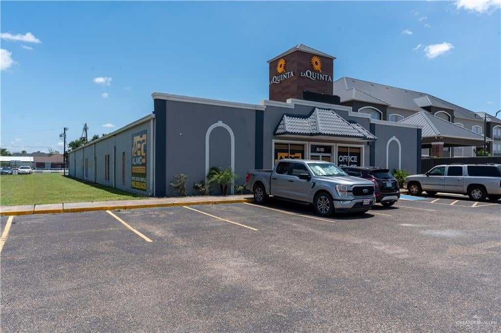 1003 W Frontage Road — photo