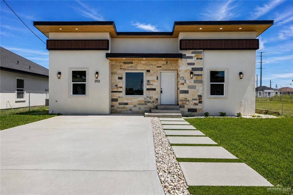 302 Valencia Drive — photo