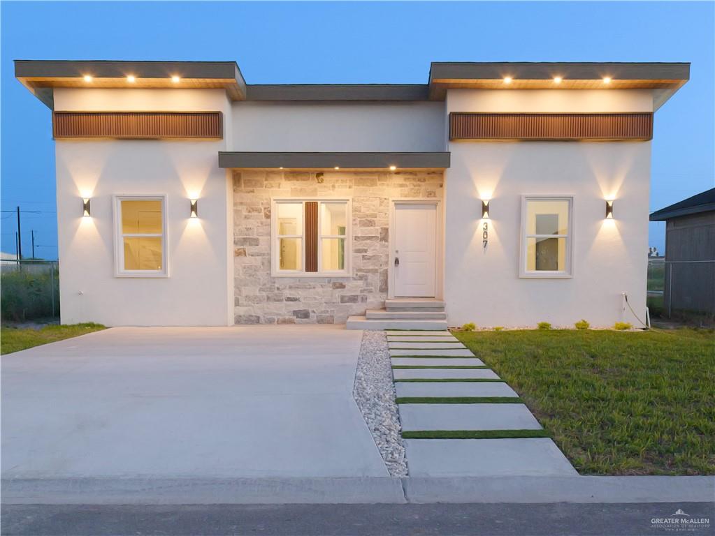 307 Valencia Drive — photo