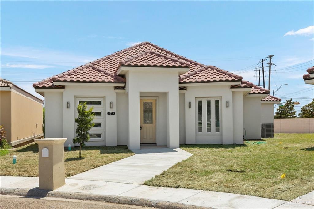 1319 W Gran Via Street — photo