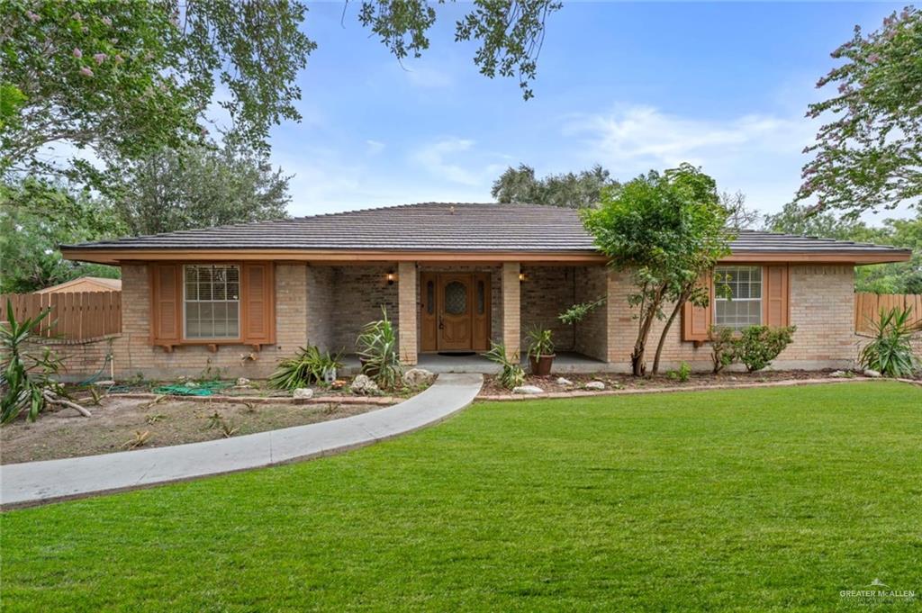 1502 Hibiscus Avenue — photo
