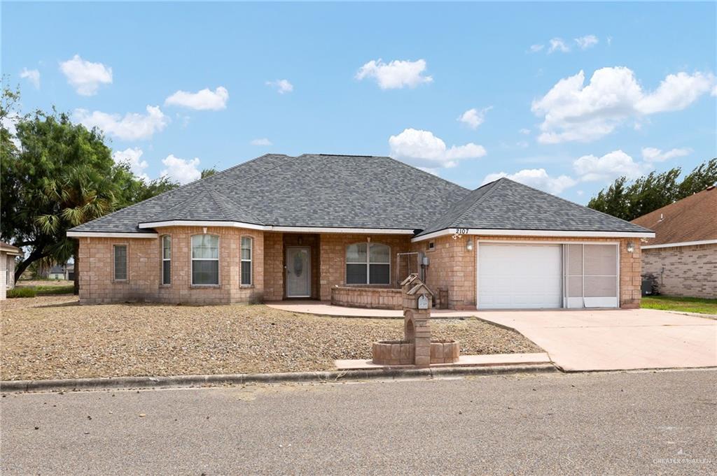 2107 Meadow Way Drive — photo