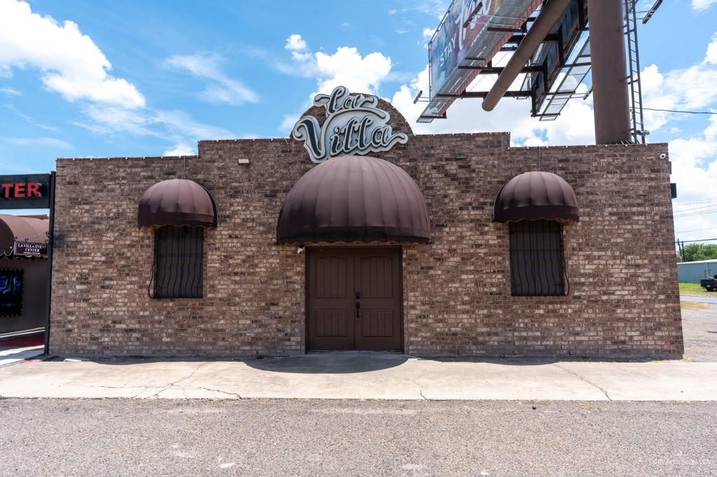835 E Frontage Road — photo