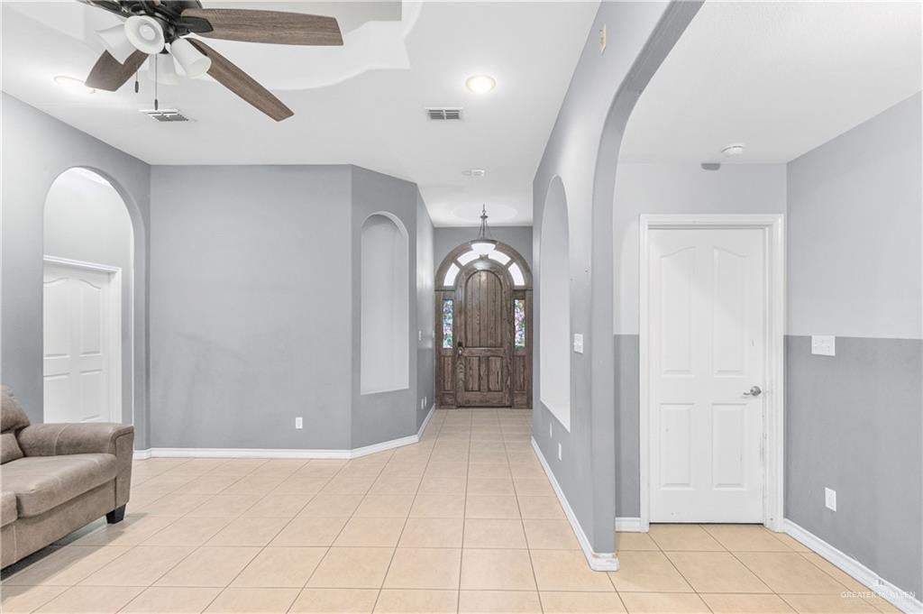 240 E Dicker Drive E, Pharr, TX 78577 — photo 3