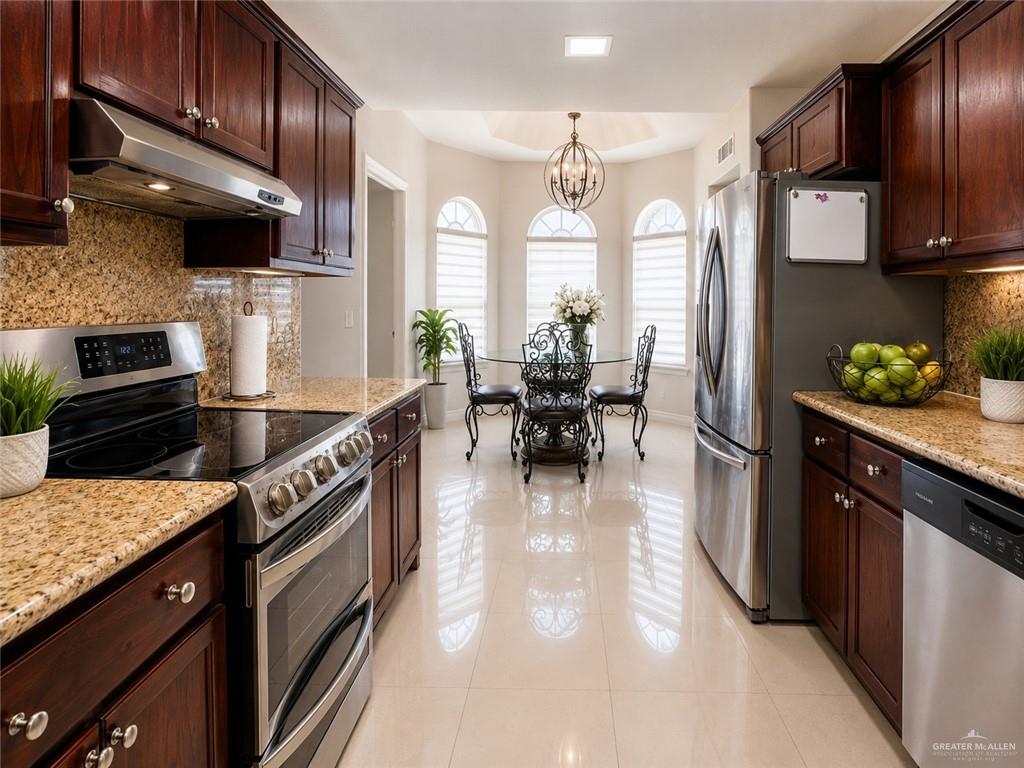 809 E Tulipan Street, Hidalgo, TX 78557 — photo 2