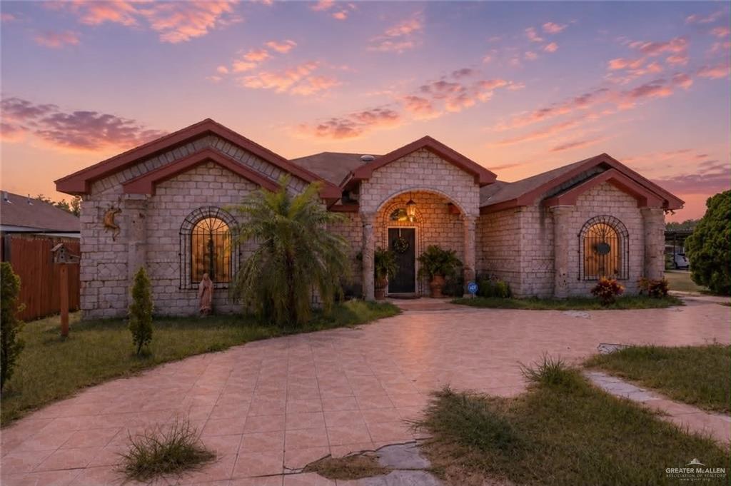 2305 Kennedy Drive — photo