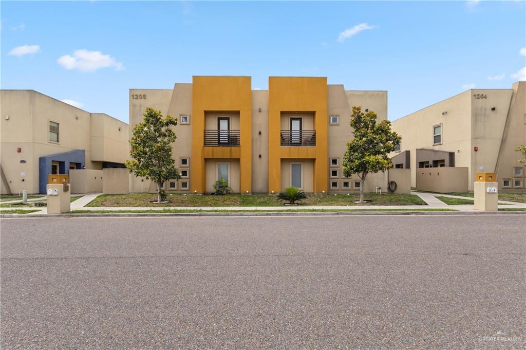 1208 E Camellia Avenue 1 — photo