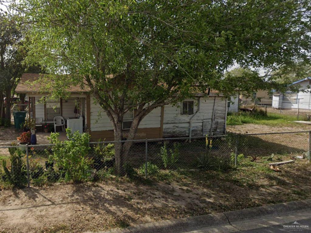 715 E Lucas Avenue E — photo