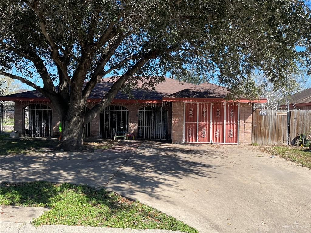 1805 Calle Linda — photo