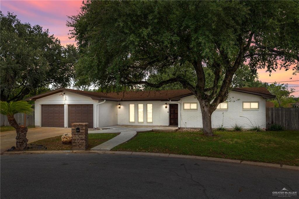204 W Iris Avenue — photo