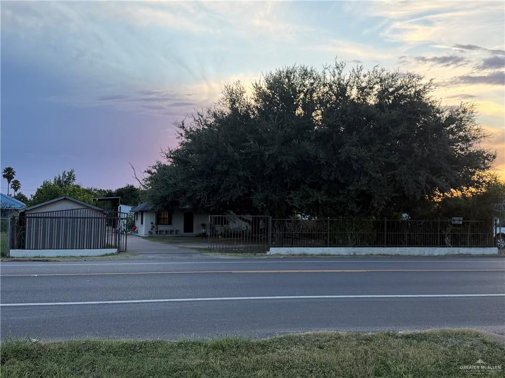 4827 N FM 493 Road — photo