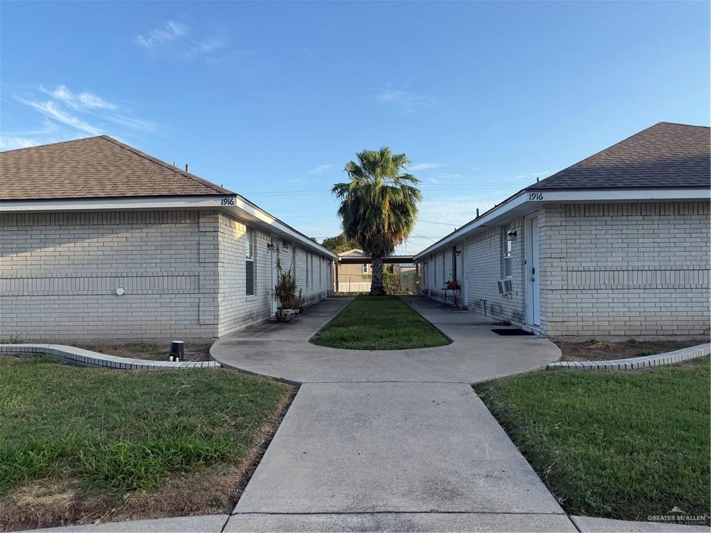 1916 Summer Breeze Road #B — photo