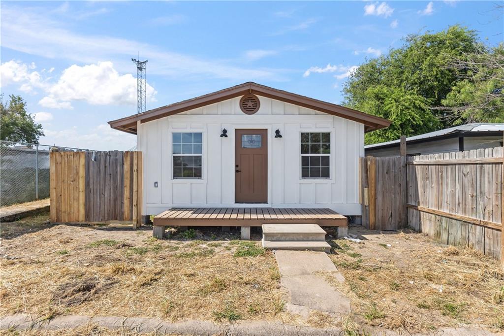408 E Esplanada Street — photo