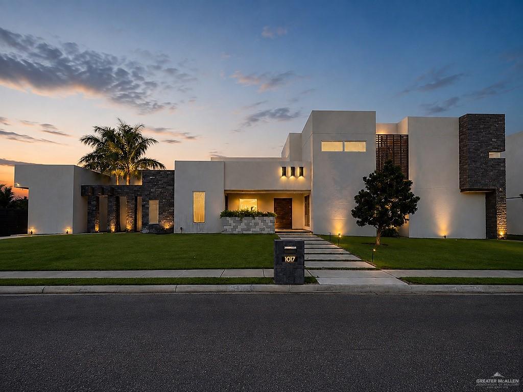 1017 Red River Street — photo