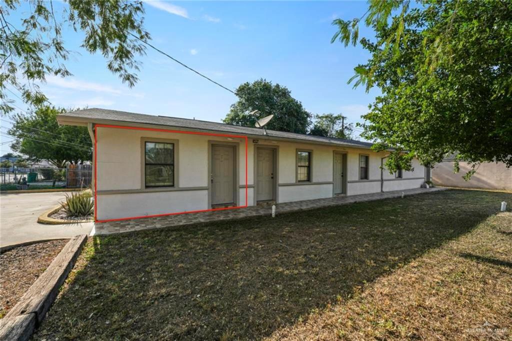 213 E Sam Houston Boulevard E, Pharr, TX 78577 — photo 2