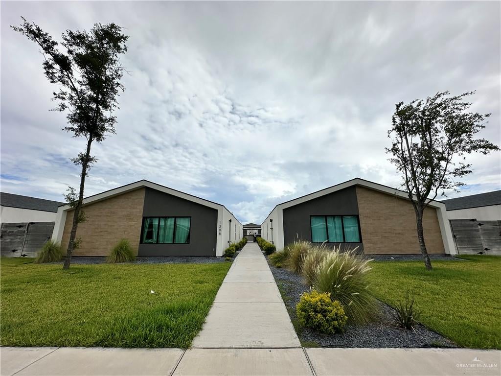1308 E Iris Avenue 3 — photo