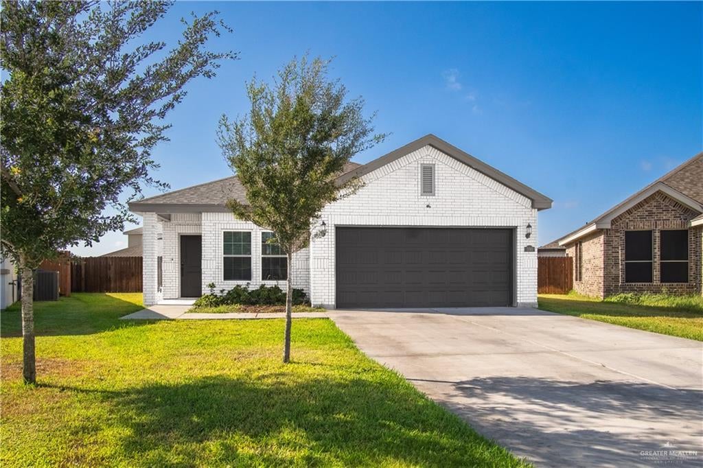 590 Live Oak Street — photo