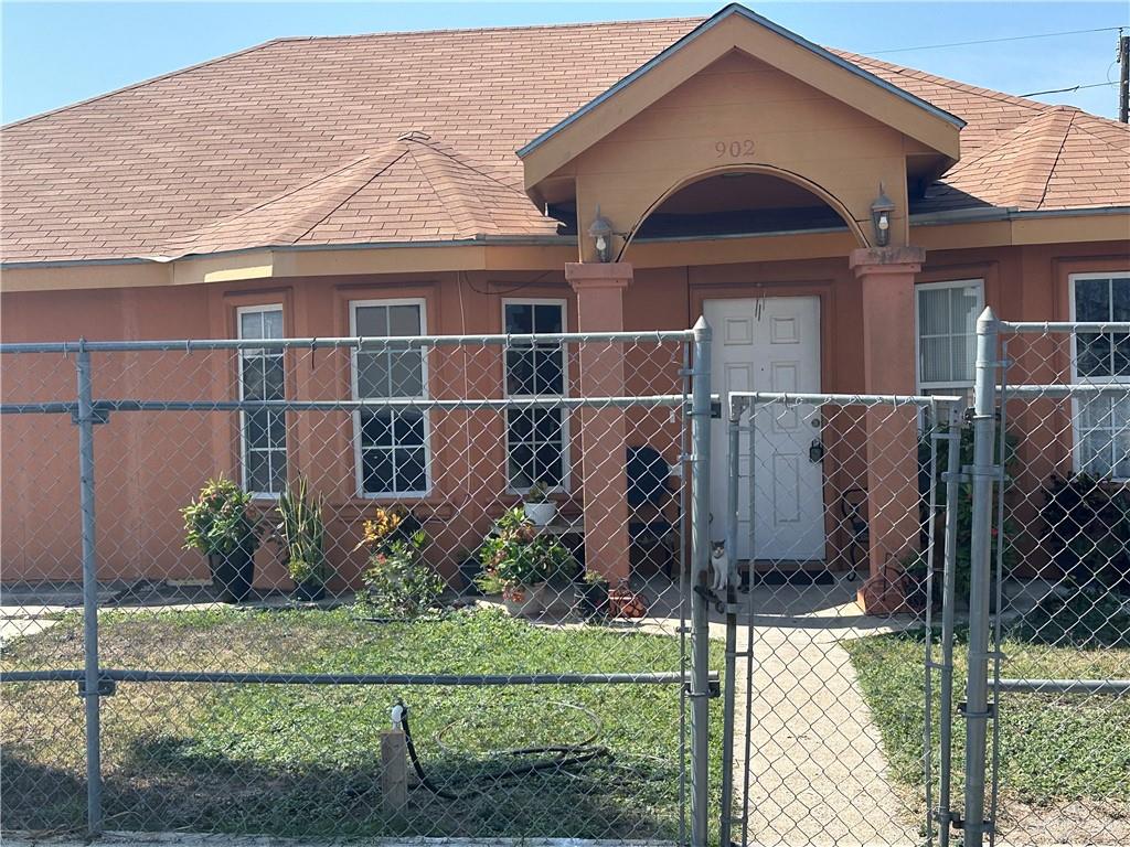 902 E Scurlock Drive — photo