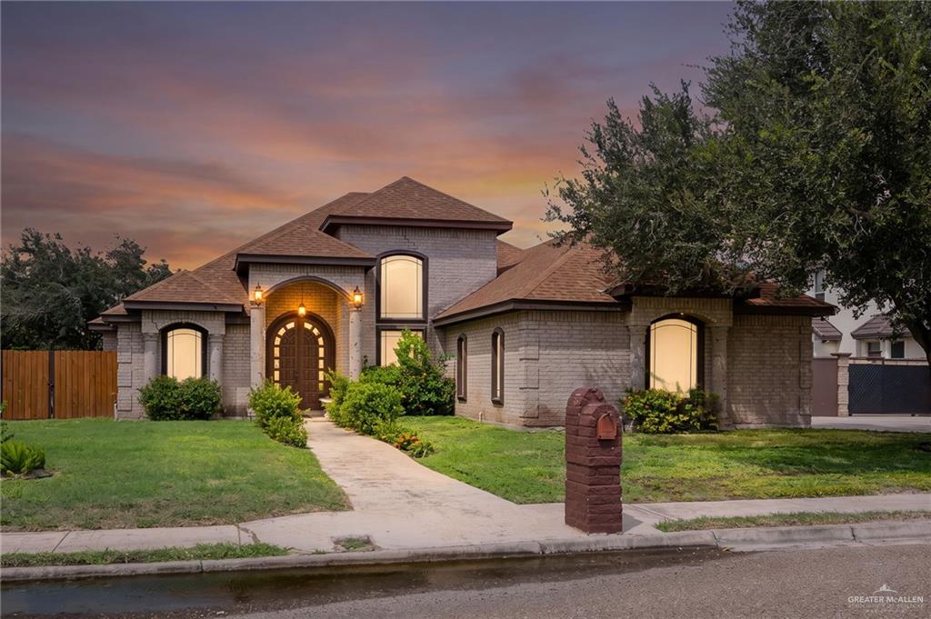 5305 Mauritius Lane — photo