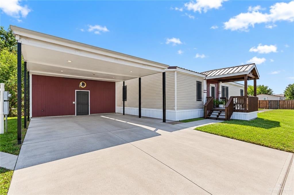 804 Red Bud Drive — photo