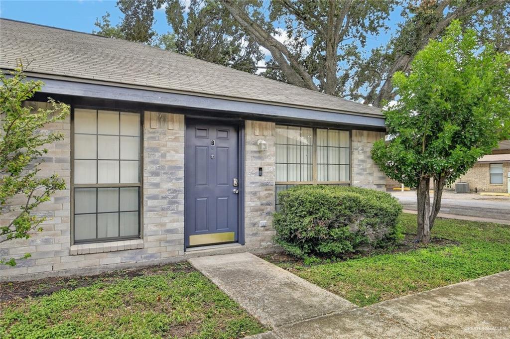 1604 Avocet Avenue B — photo