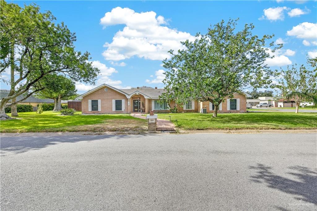 100 E Whitewing Avenue, McAllen, TX 78501 — photo 2