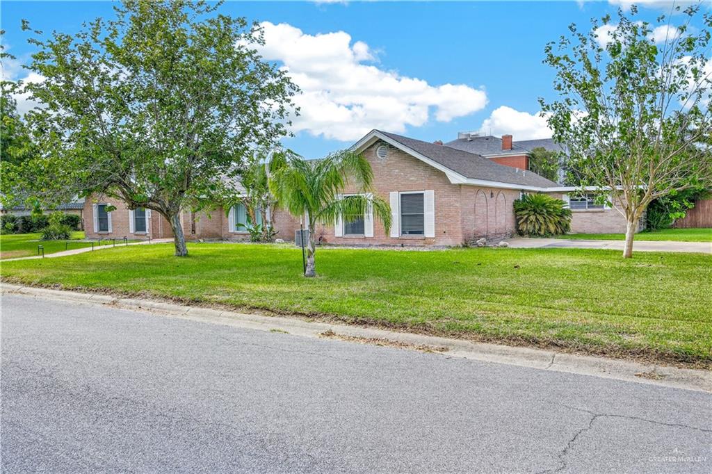 100 E Whitewing Avenue, McAllen, TX 78501 — photo 3