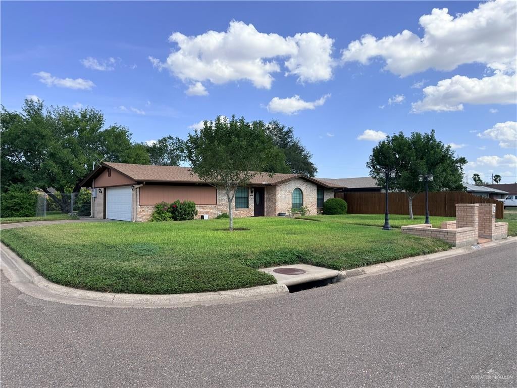 2320 W Palm Circle — photo